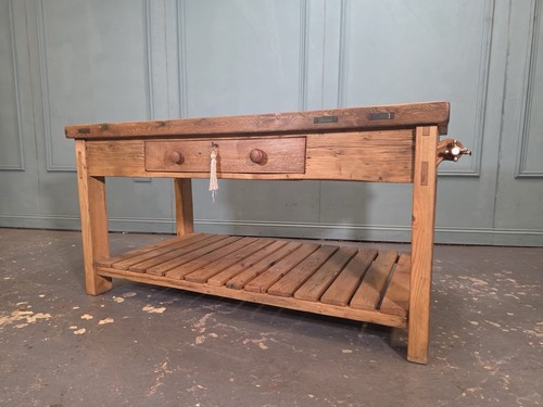 Anitique pine style kitchen - pine,